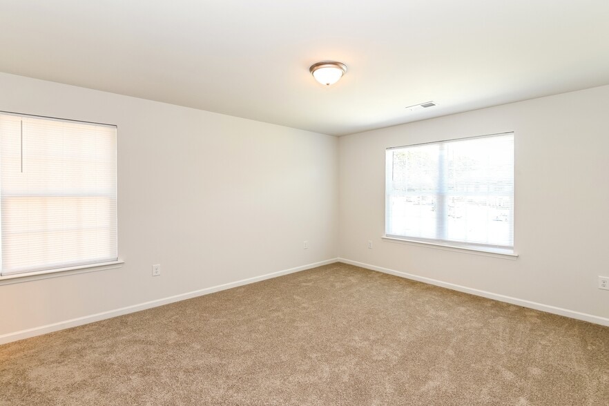 Building Photo - 7117 Plott Rd