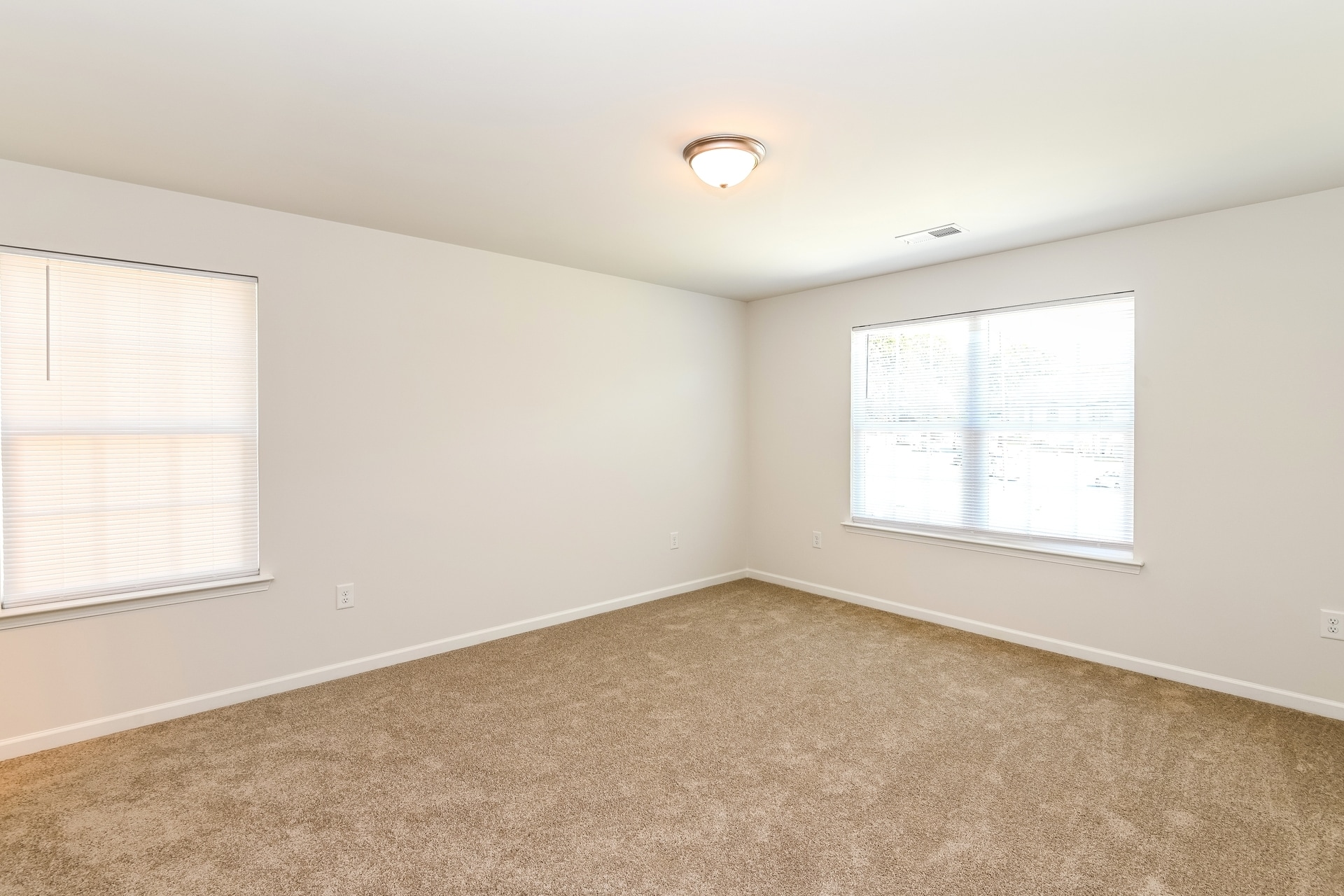 Building Photo - 5613 Phillips St