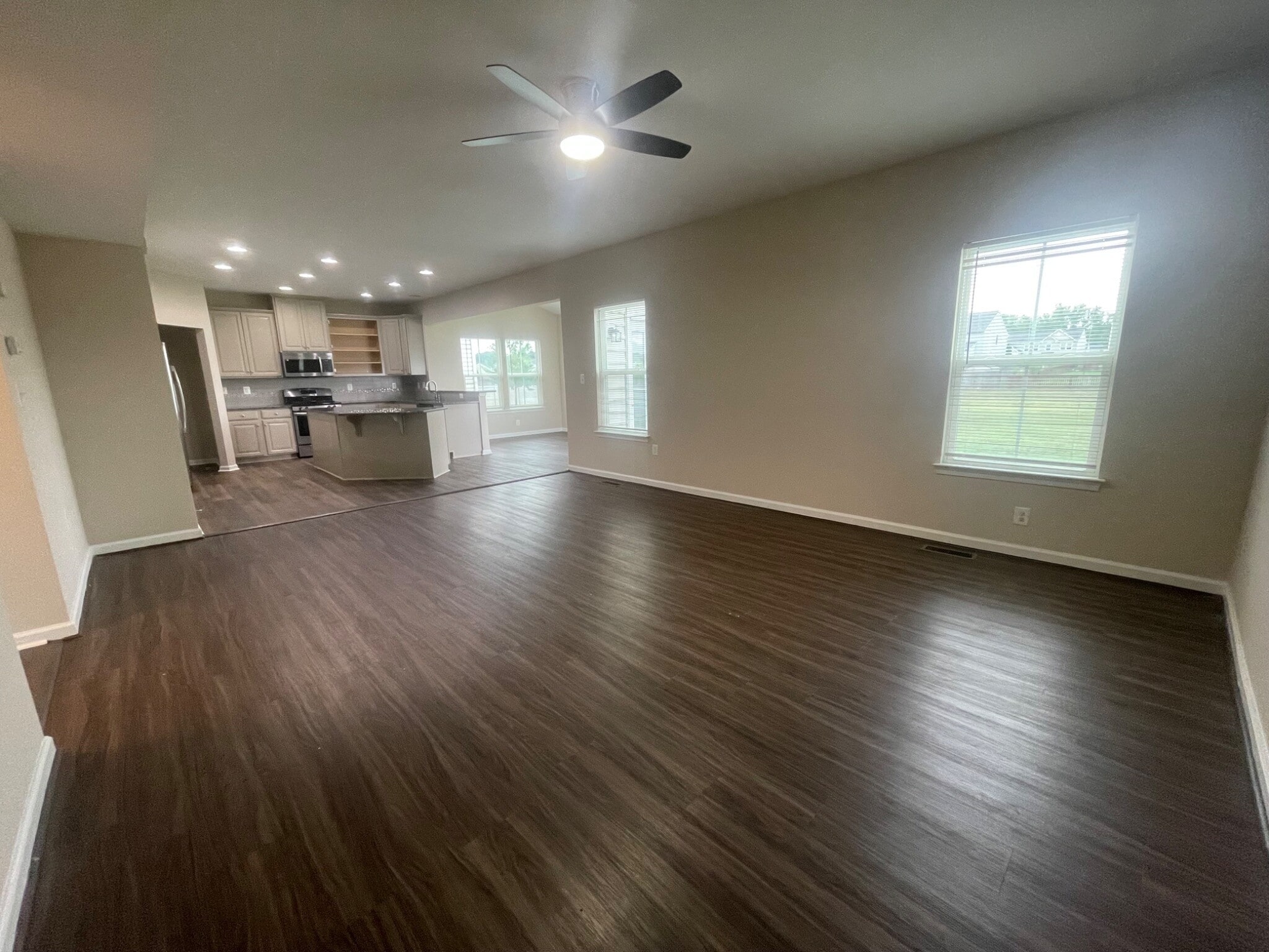 Building Photo - 2410 Walthall Ct