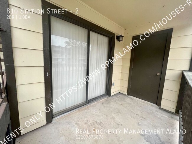 Building Photo - **MOVE-IN SPECIAL** AVAILABLE 2 Bedroom 1 ...