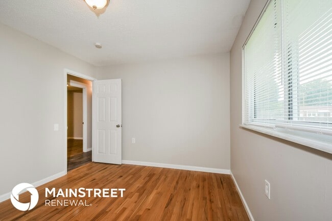 Building Photo - 2868 Essex St