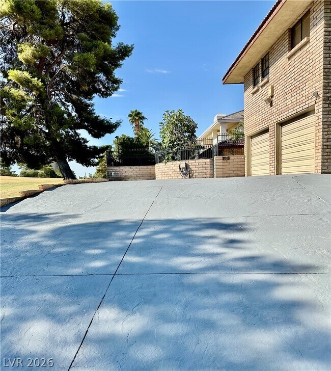 Building Photo - 2840 Augusta Dr