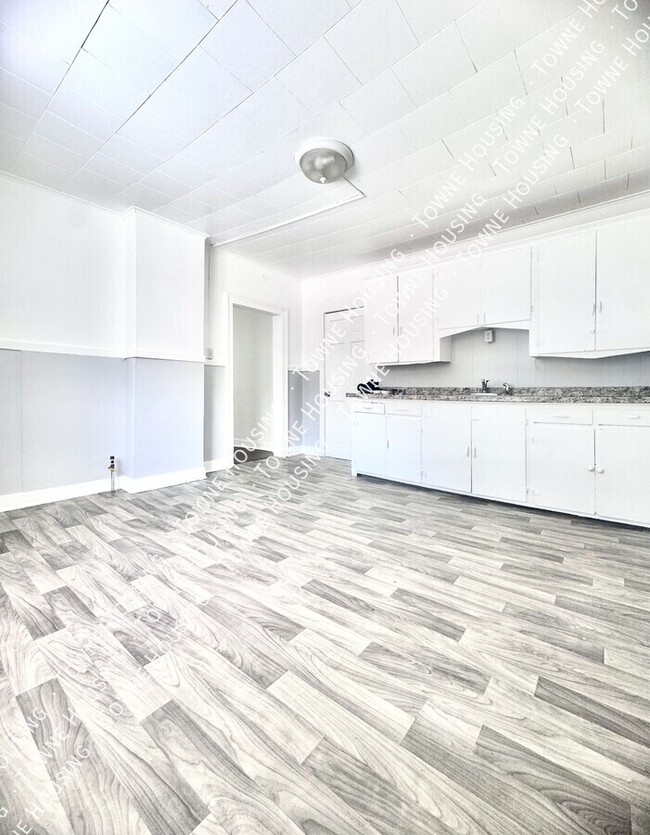 Building Photo - 256 14th St