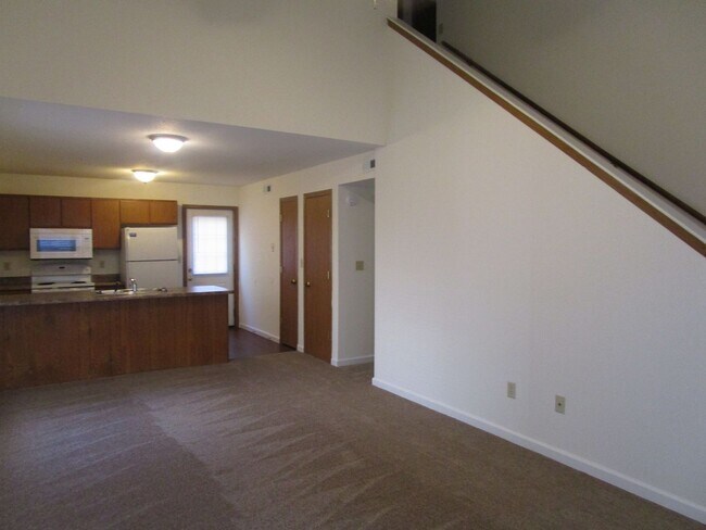 Building Photo - 3550-3552 Prescott Dr.