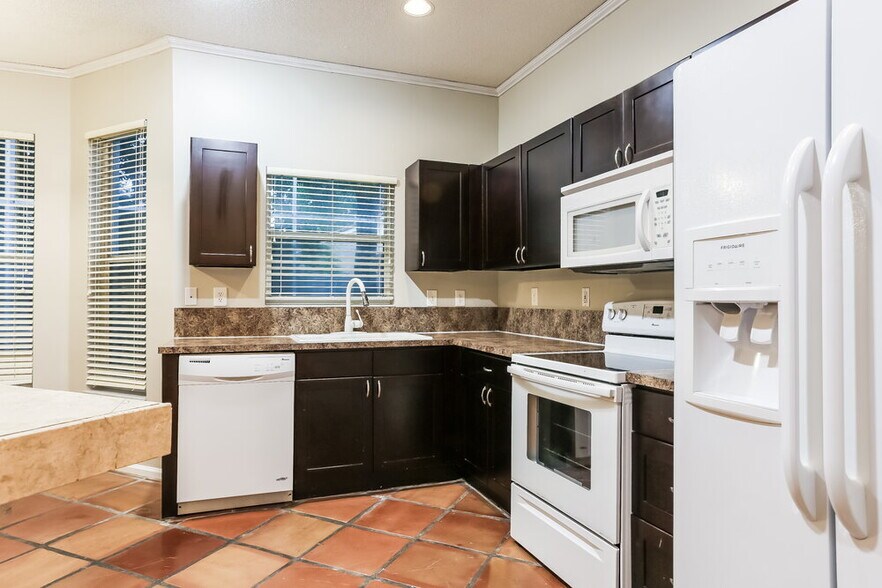 Building Photo - 12292 Sunset Point Ln