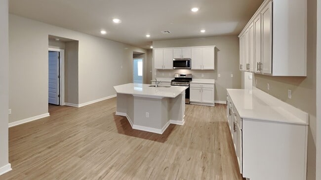 Building Photo - Spacious 4 Bedroom 2 Bathroom Home in Piedmont Schools (NEIGHBORHOOD PARK AND SPLASH PAD)