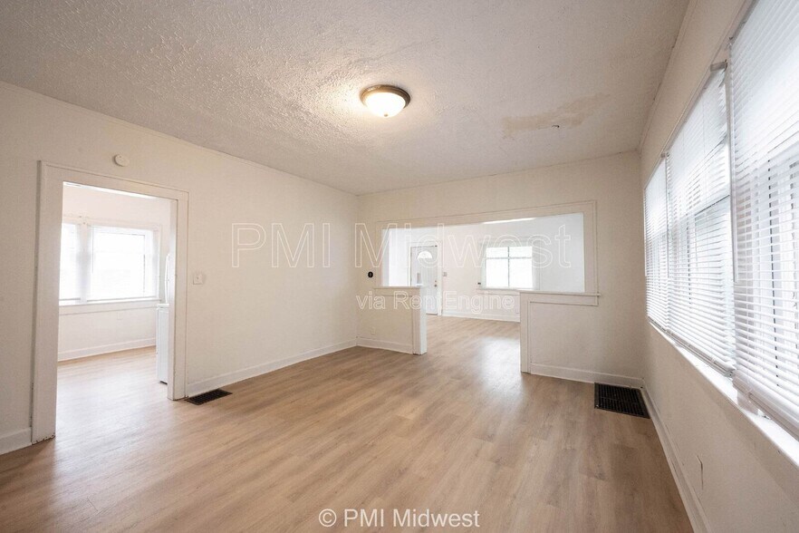 Building Photo - 1331 W 34th St