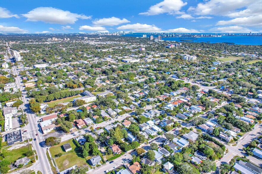 Building Photo - 135 NW 48th Ct