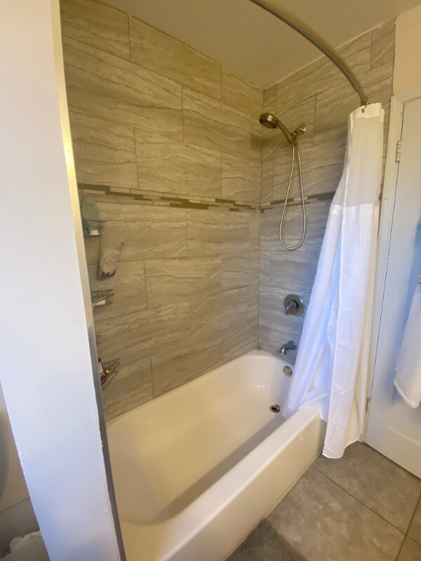 Building Photo - 615 Fremont Way