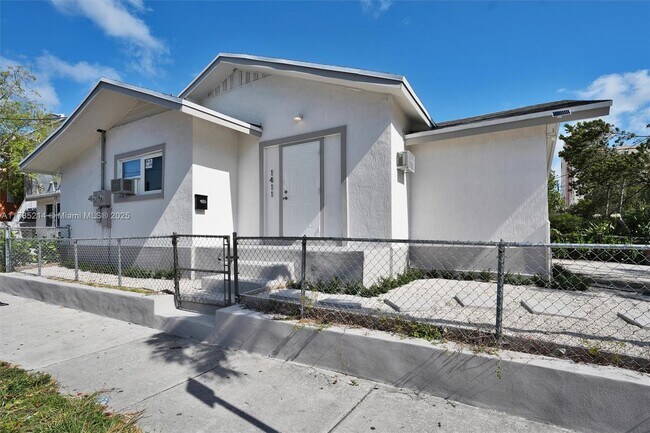 Primary Photo - 1411 SW 3rd St