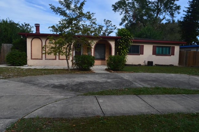 Primary Photo - 3557 Arbutus Ln