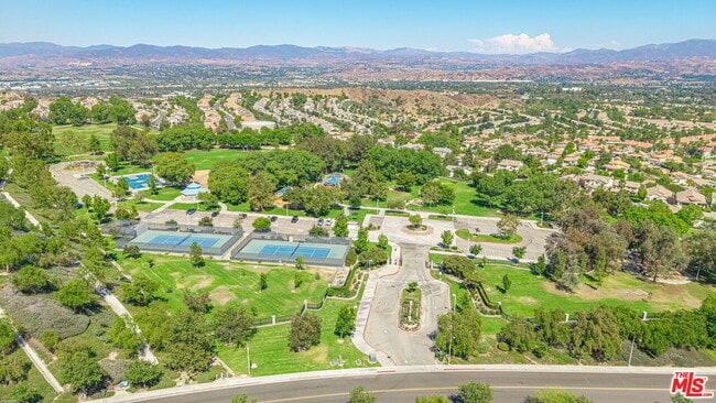 Building Photo - 25755 Hood Way