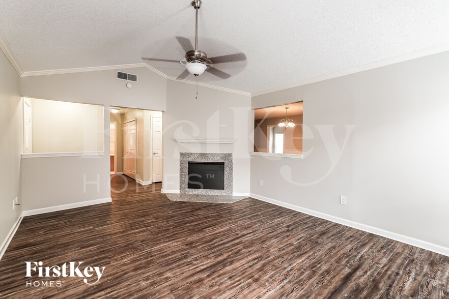 Building Photo - 7027 Silvermill Dr