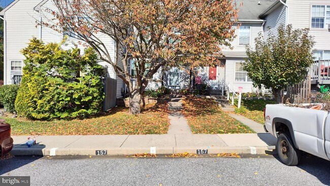 Building Photo - 442 Darby Ln