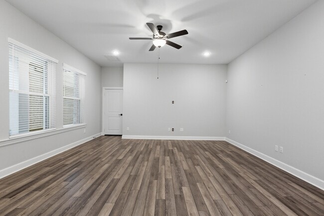 Building Photo - 2151 Creekside Breeze Dr