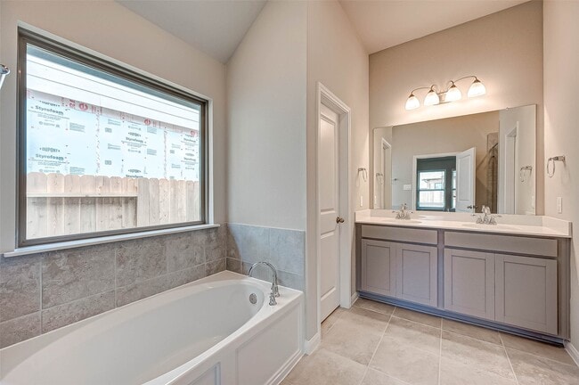 Building Photo - 24010 Barnett Overlook