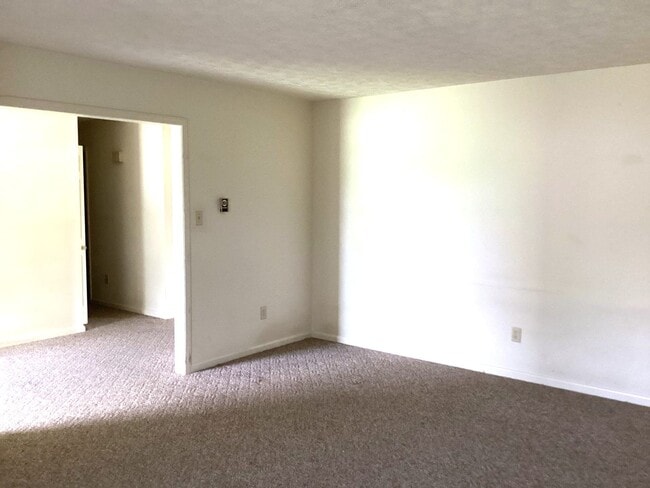 Building Photo - Spacious 3-Bed, 2.5-Bath Ranch-Style Home with Garage & Patio