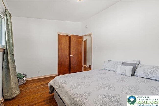 Building Photo - 732 N St Lucas St