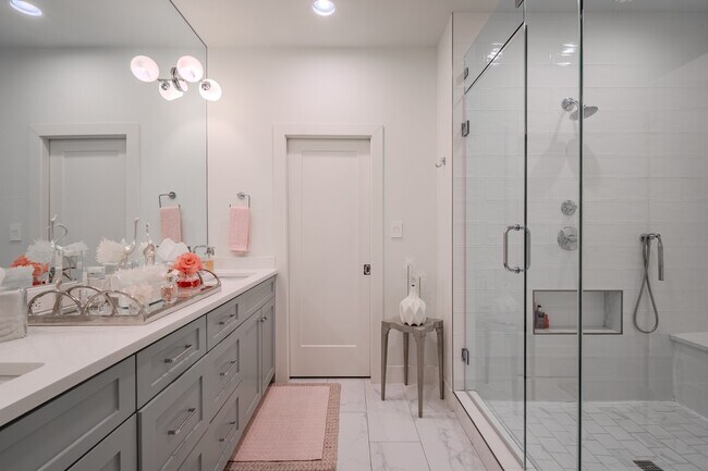 Building Photo - Open Concept custom build by Hudson Co in Highland Park!