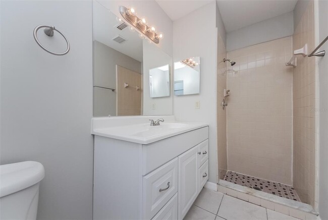 Building Photo - 638 Iowa Woods Cir E