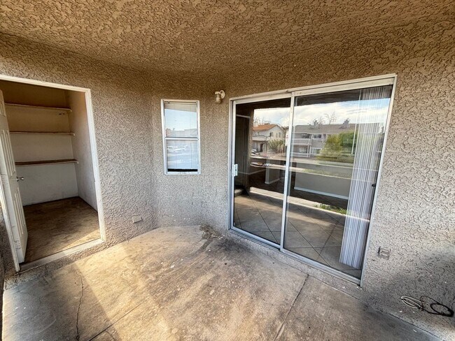 Building Photo - 6208 Yerba Ln