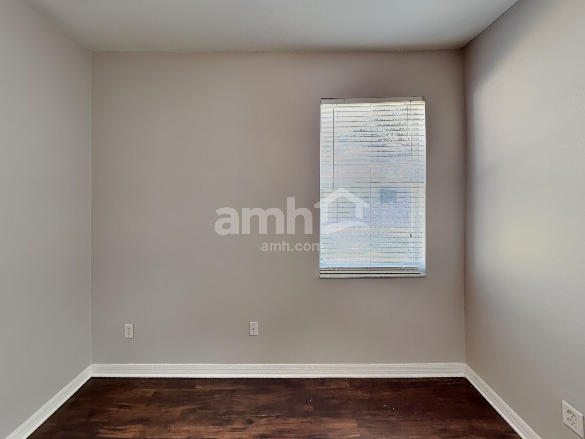 Building Photo - 1560 Mountclair Ct