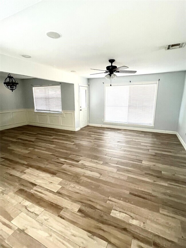 Building Photo - 2719 Tinechester Dr