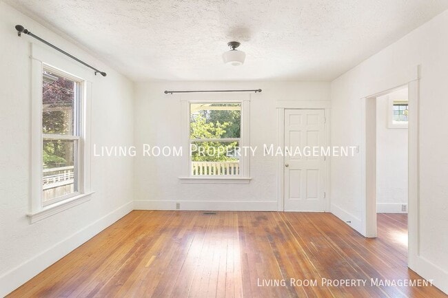 Building Photo - 6429 N Delaware Ave