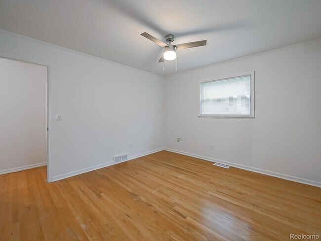 Building Photo - 7580 Thornwood St