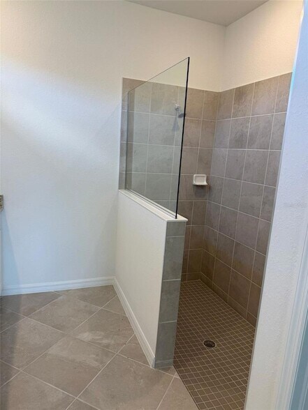 Building Photo - 1553 Saddlewood Cir