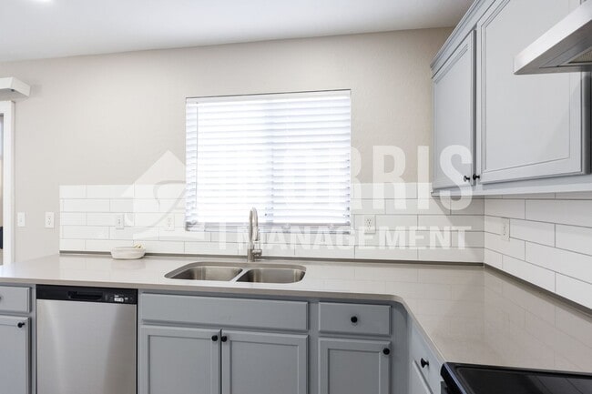 Building Photo - Beautiful Updated Home with ALL Appliances