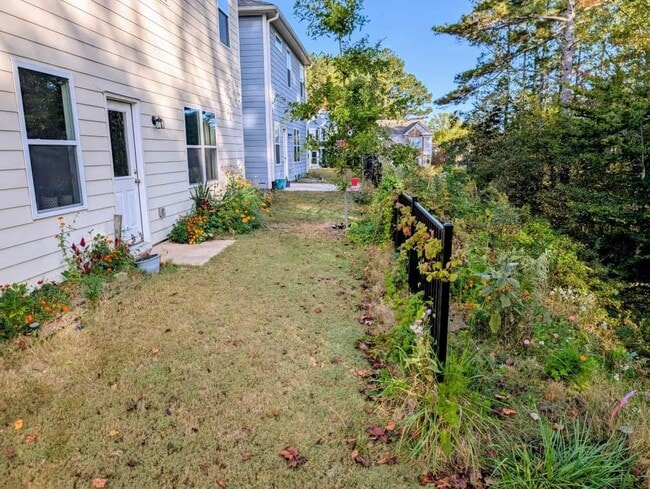 Building Photo - 5925 Pinnacle Vw Rd