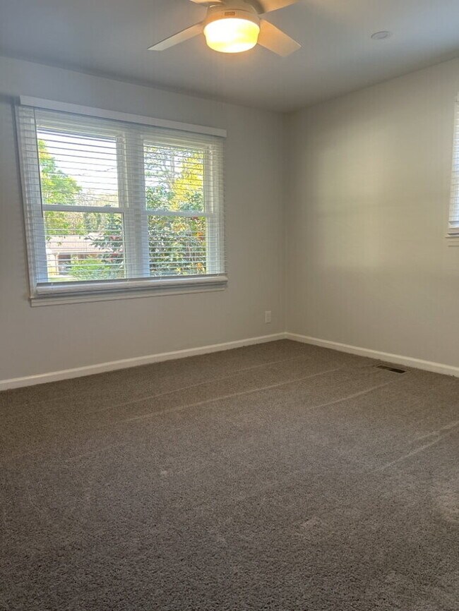 Building Photo - "Charming 3-Bedroom Retreat with 2 Full Baths in Piedmont – Cozy Comfort Awaits!"