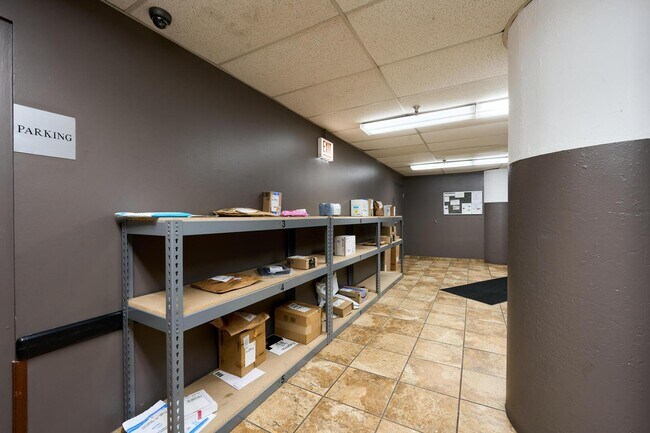 Building Photo - 221 E Cullerton St