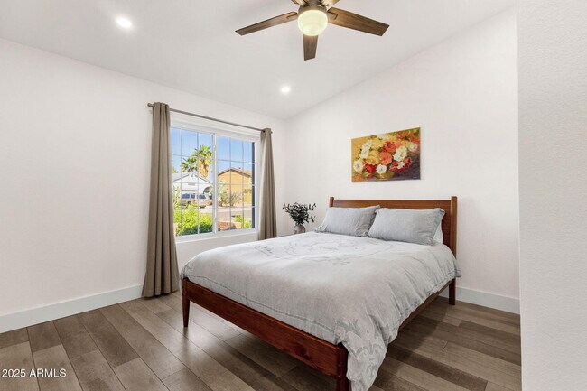 Building Photo - 6855 E Kings Ave