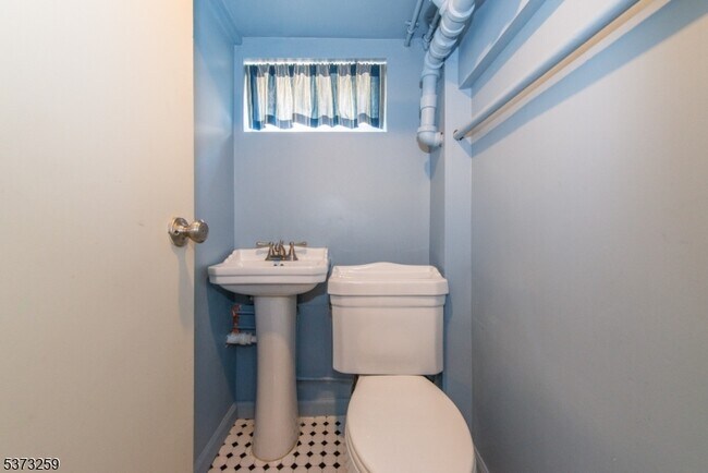 Building Photo - 69 Gordonhurst Ave