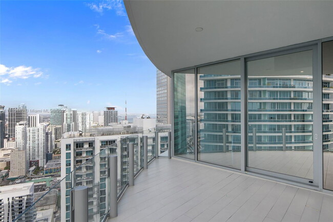 Building Photo - 300 Biscayne Blvd Way