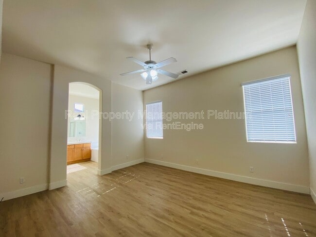 Building Photo - 2916 Roberts Ave