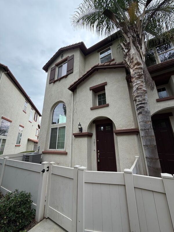 Building Photo - 33770 Willow Haven