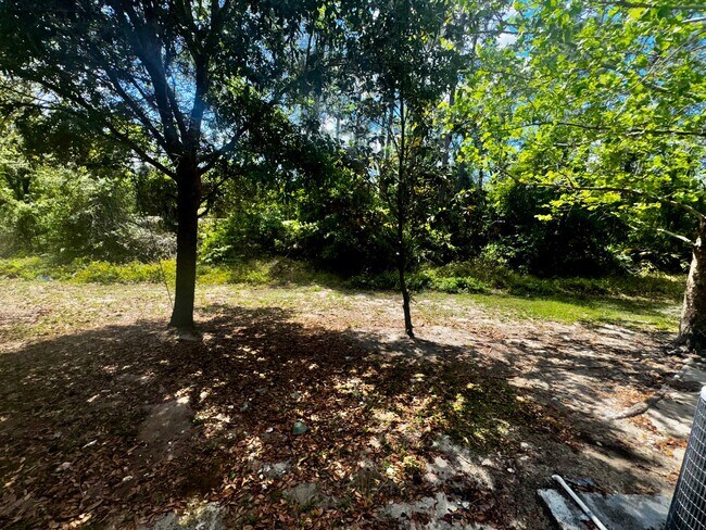 Building Photo - 3 Bedroom 3 Bath Kissimmee Emerald Lake Townhome with 2 Master Suites and Stainless Appliances!