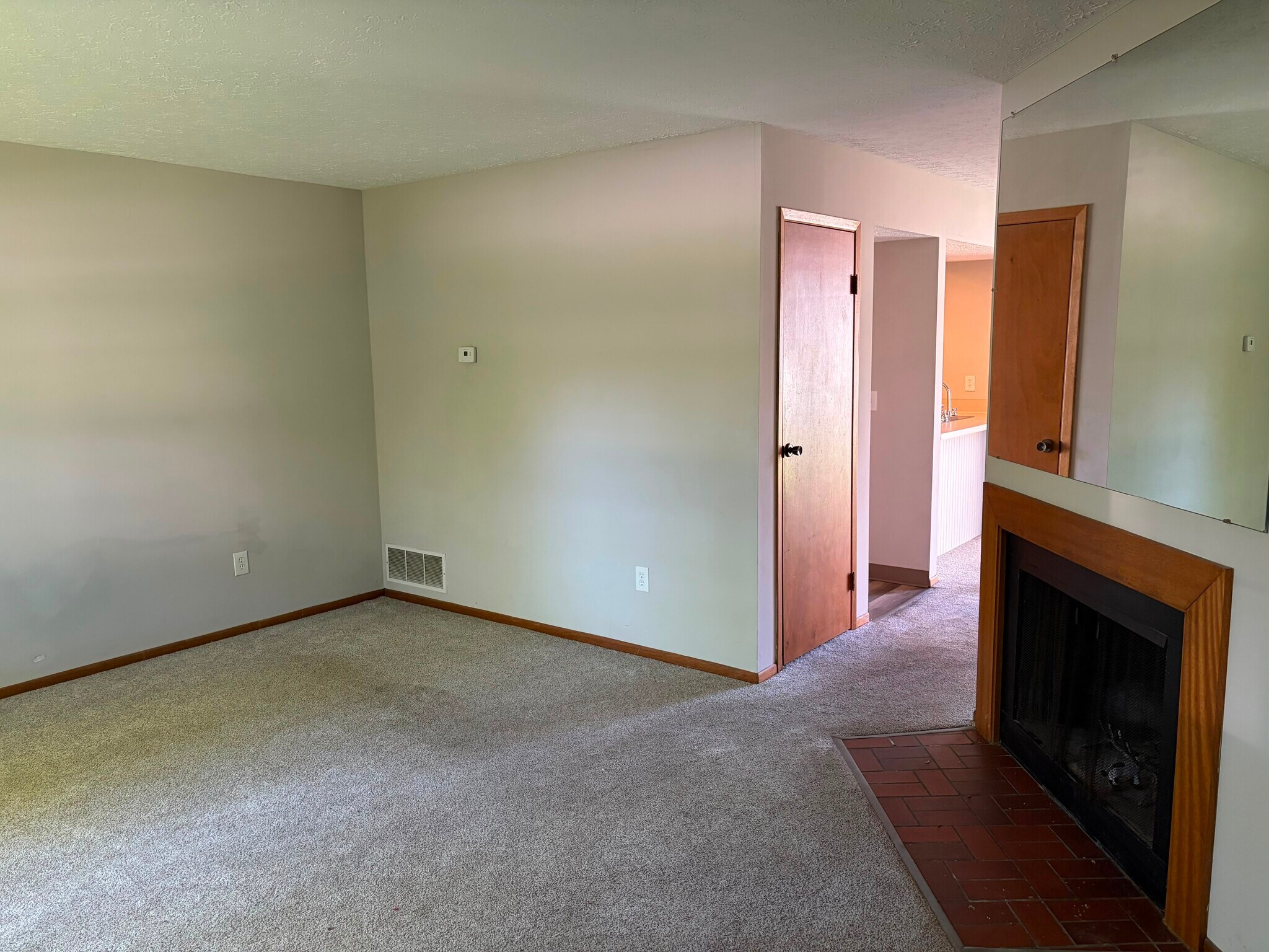Building Photo - 1762 Queensbridge Dr