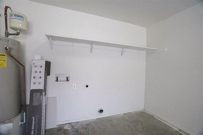 Building Photo - 3279 N Corrine Dr