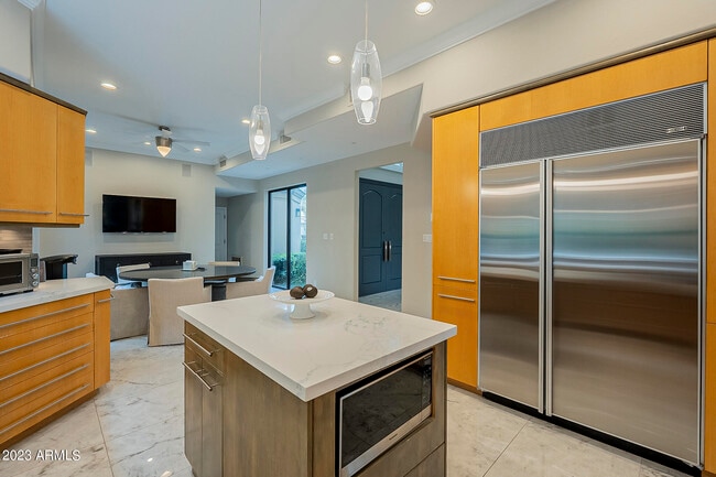 Building Photo - 7878 E Gainey Ranch Rd