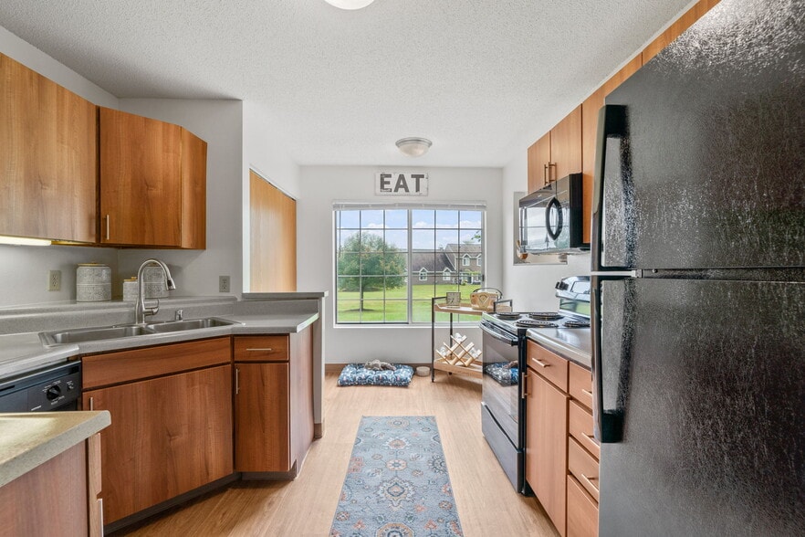 Primary Photo - Mequon Trail Townhomes