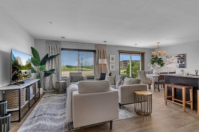 Building Photo - 1244 7th Ave S