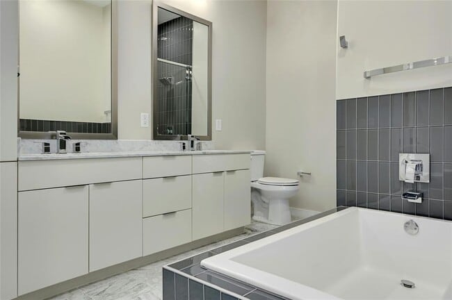 Building Photo - 207 W Johanna St