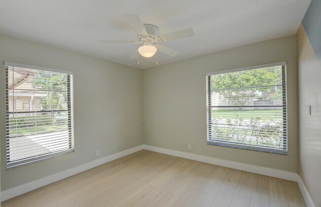 Building Photo - 20995 Country Creek Dr
