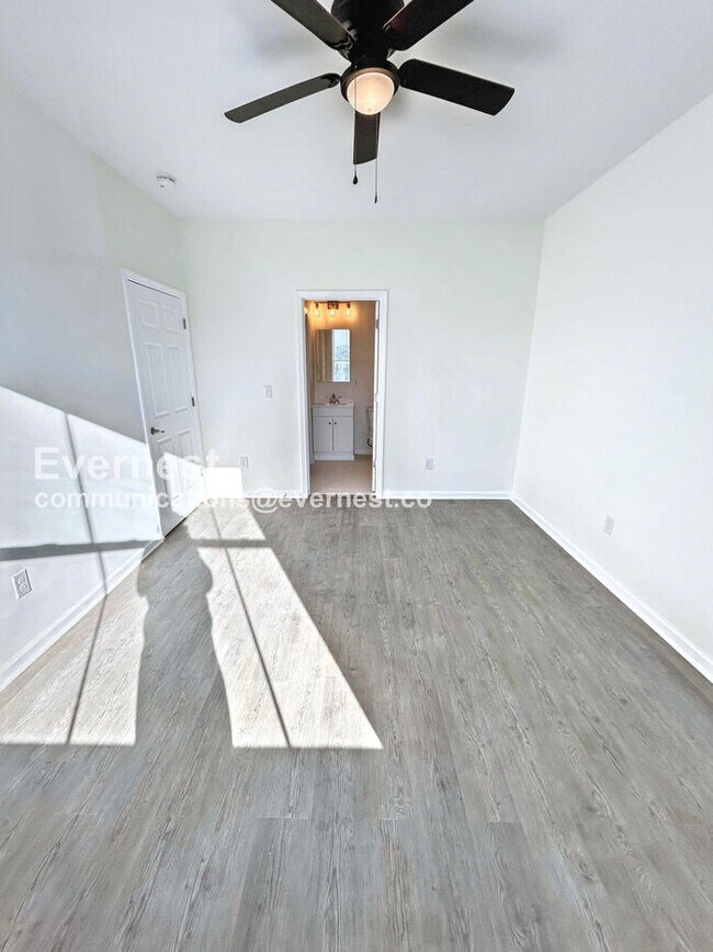 Building Photo - 1372 Robins Nest Drive