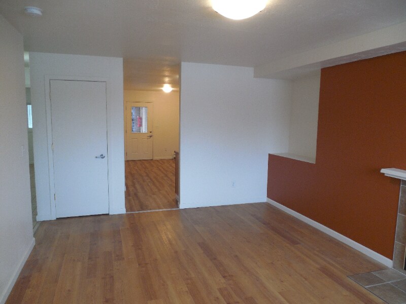 Building Photo - 825 SW Higgins Ave