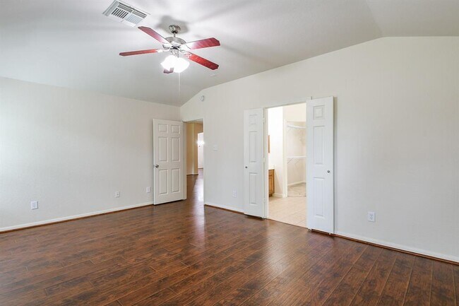 Building Photo - 2318 Appian Way